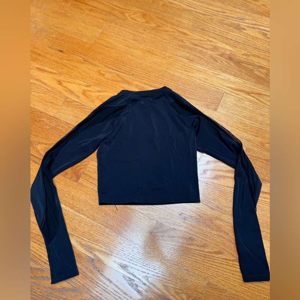 Gymshark Black Long Sleeve Cropped Athletic Top - Picture 4 of 4
